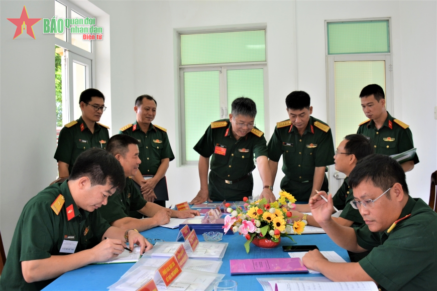 Chấm thi Ngành Tiêu chuẩn-Đo lường-Chất lượng tại Xưởng X32 (Binh chủng Tăng thiết giáp)